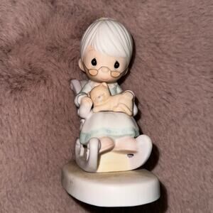 1979 Precious Moments Figurine The Purr-fect Grandma E3109 Retired